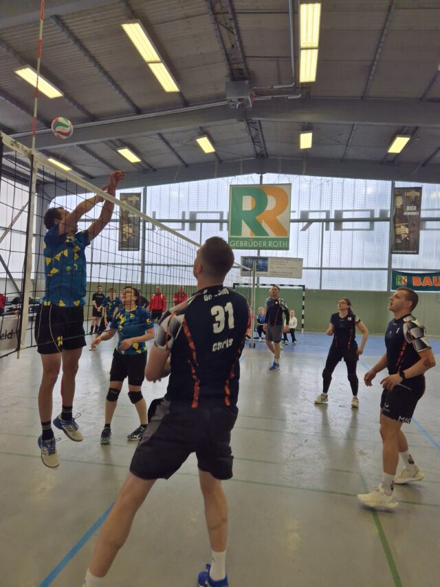 Knochenstampfe gewinnt Wanderpokal der Stadt Zwönitz im Volleyball